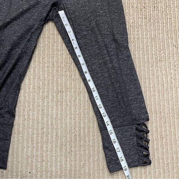 Athleta Quest Mind Over Mat Capri Legging Size Small Women - Picture 16 of 16